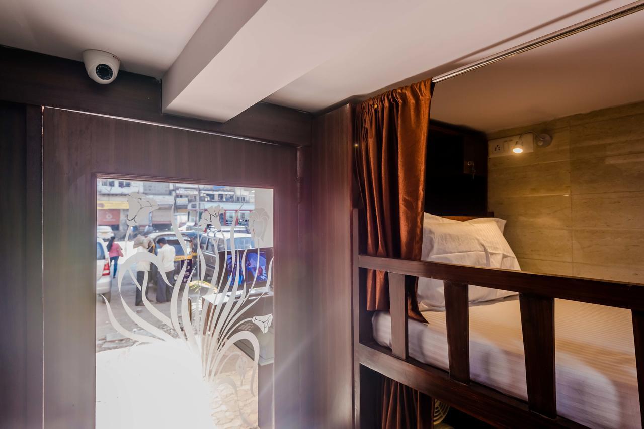 Awesome Dormitory - Men Only Mumbai Exterior foto